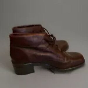 Classic Elements  Women’s Sz 8 Brown Leather  Ankle Boots Casual Chunky EUC